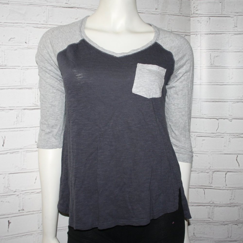 ⚾🌫️ Maurices · Two-Tone Baseball Tee · Gray · Size Small